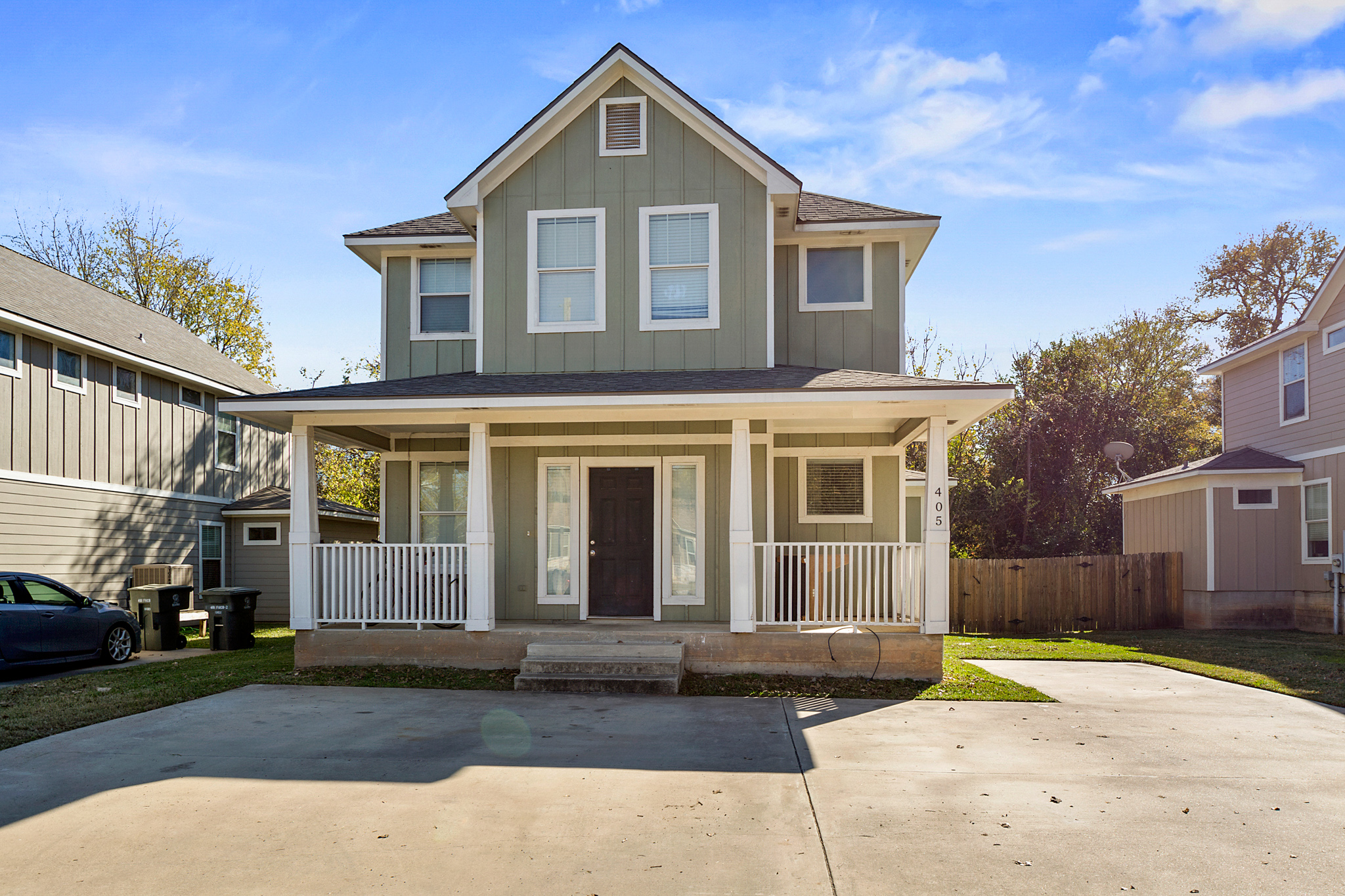 405 Foch Street