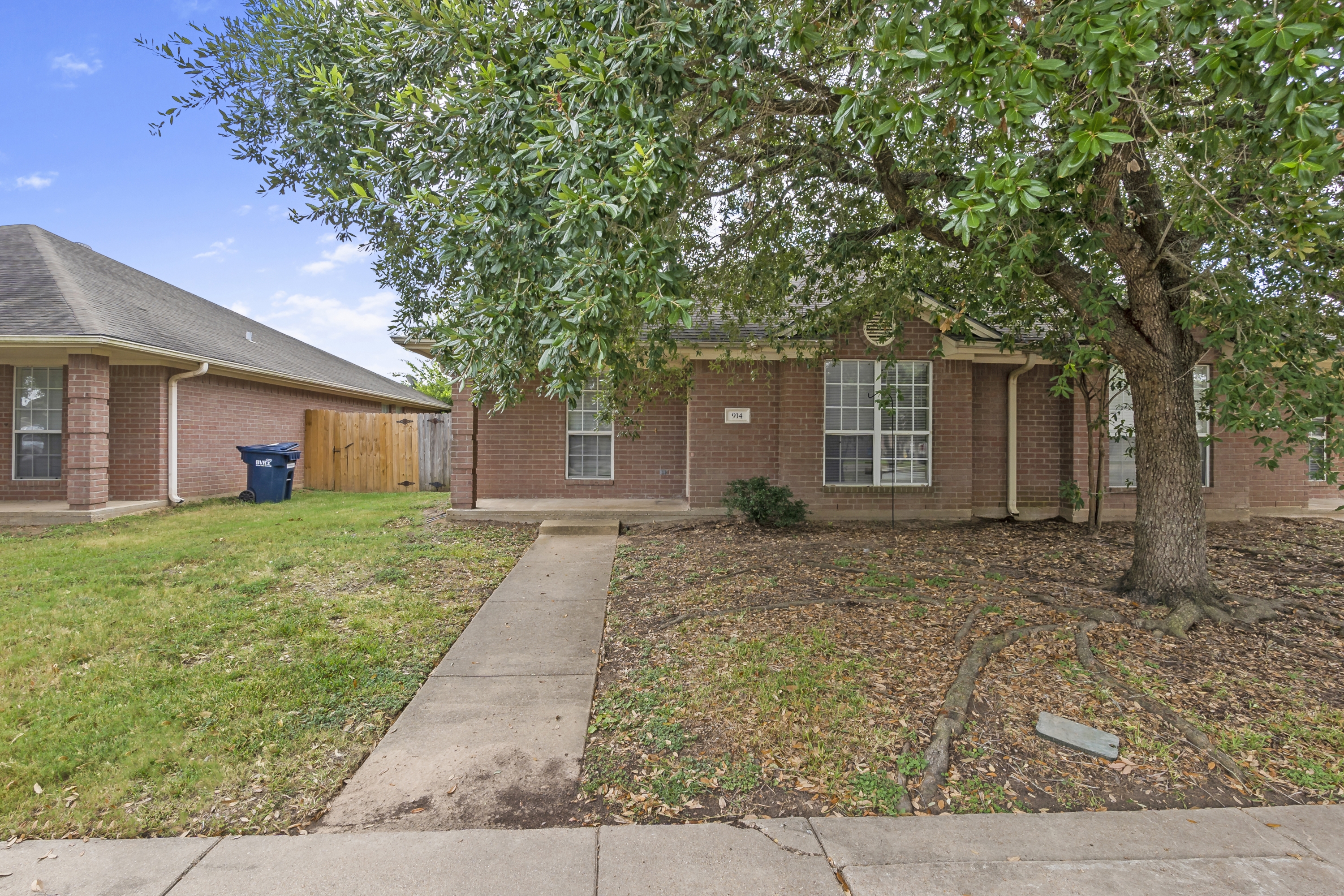 914 Willow Pond Street